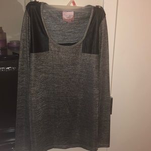 Romeo & Juliet Couture gold and black top